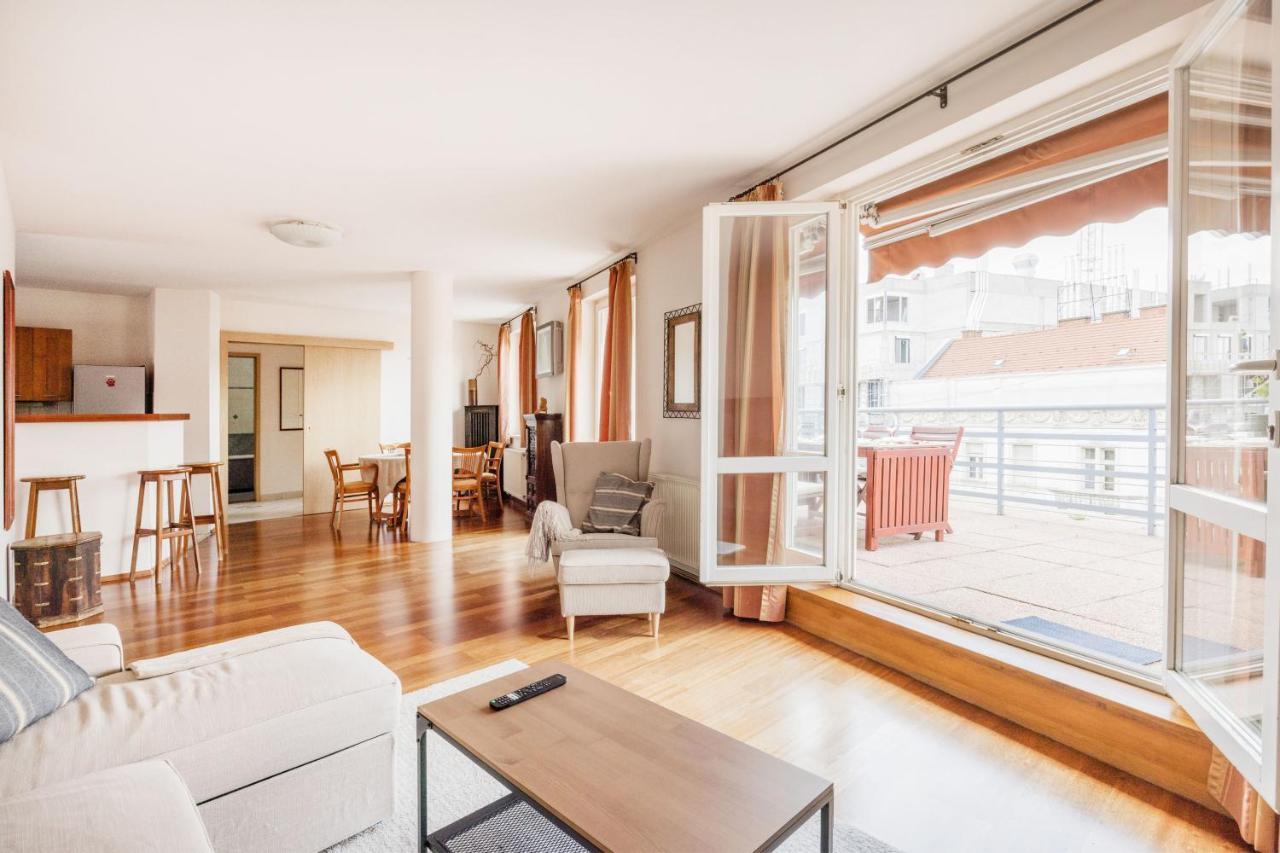 Bright And Spacious Penthouse W/ Terrace & Parking Budapest Exterior foto